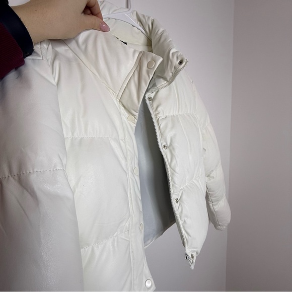 AMAND Women's White Puffer Jacket - Picture 3 of 4